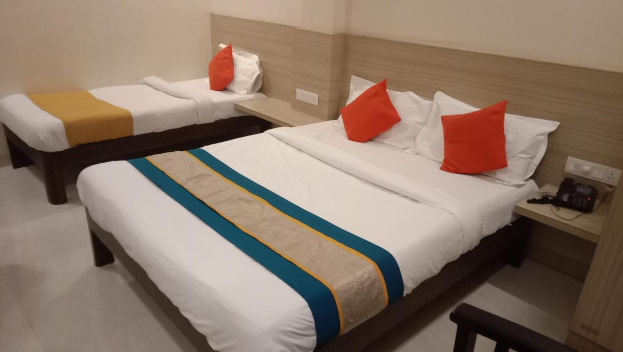 The Elite Inn Visakhapatnam Buitenkant foto